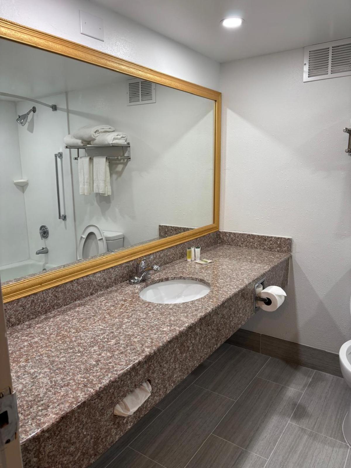 Days Hotel By Wyndham Williamsburg I-64 Zewnętrze zdjęcie