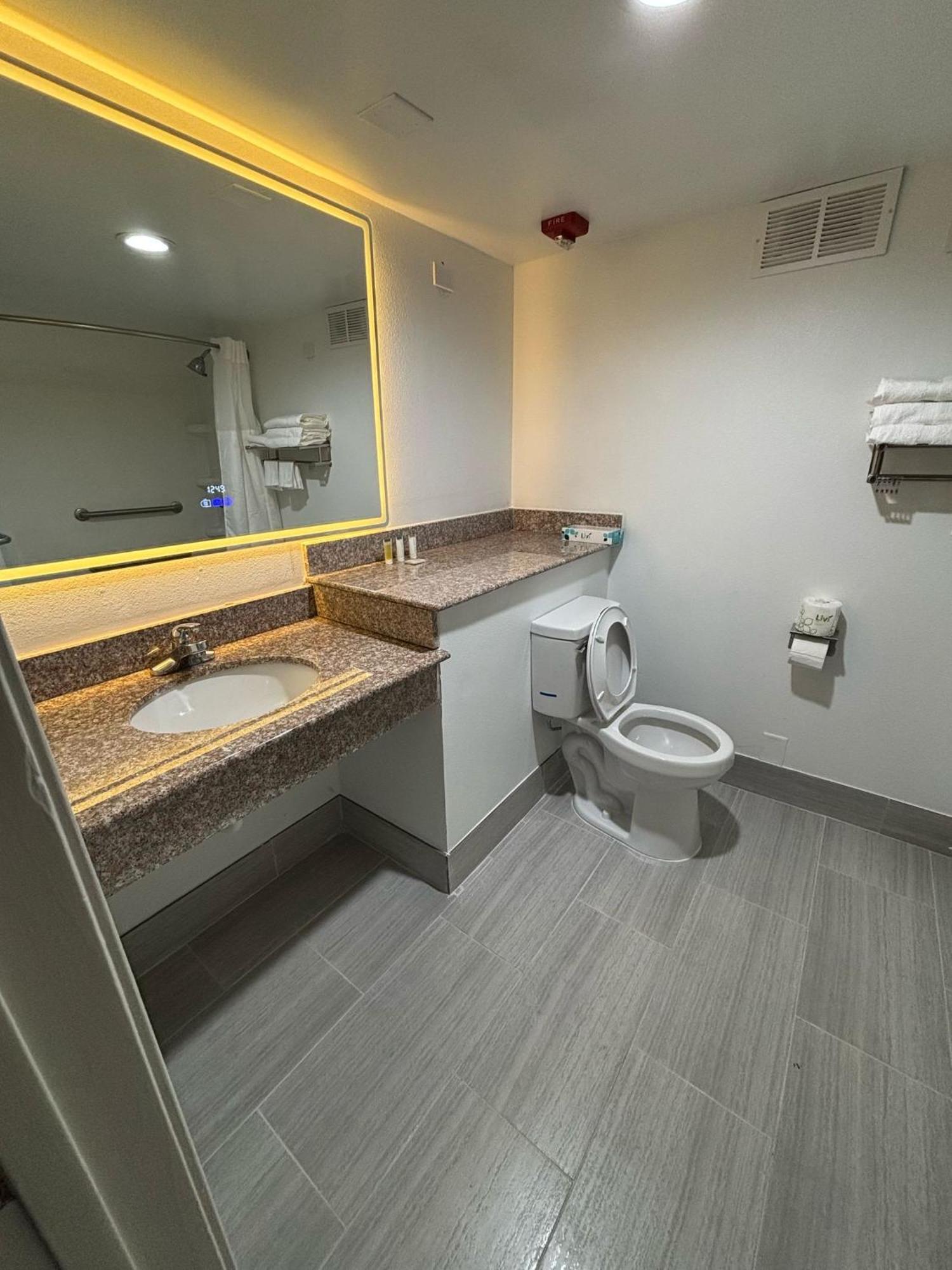 Days Hotel By Wyndham Williamsburg I-64 Zewnętrze zdjęcie