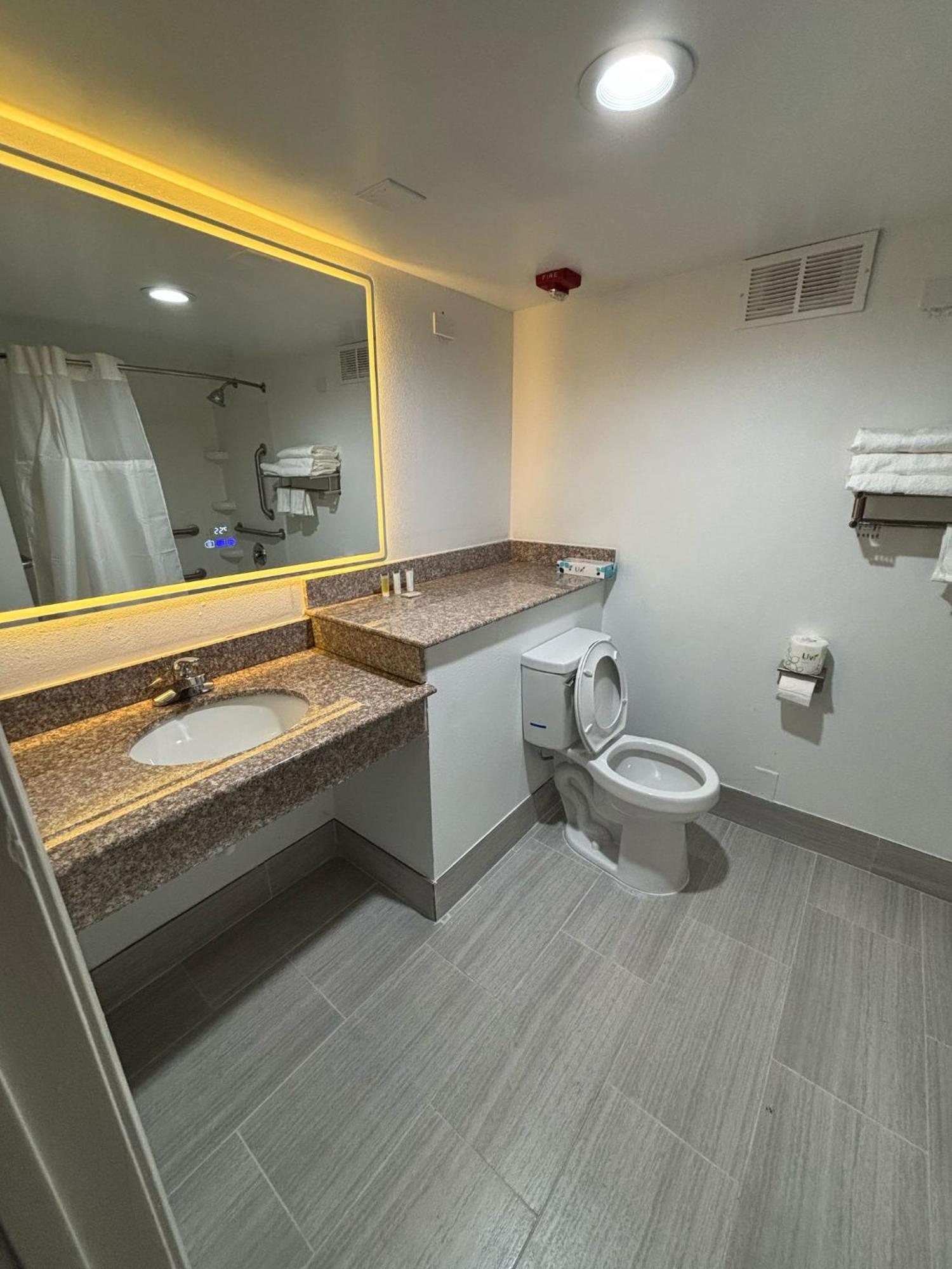 Days Hotel By Wyndham Williamsburg I-64 Zewnętrze zdjęcie
